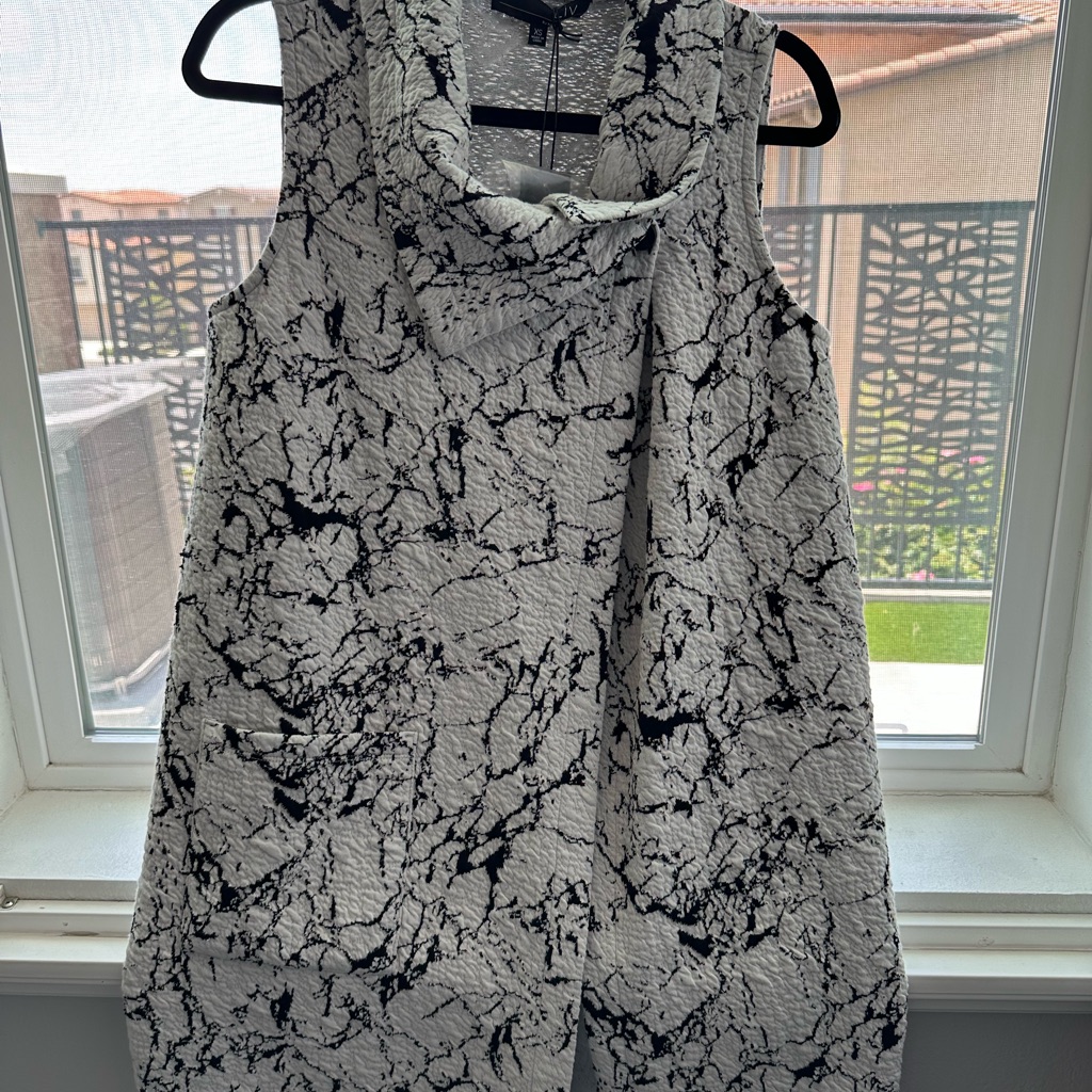 New With Tags-$130.00 Liv-By Habitat Clothing-Sleeves Tunic Vest-Sand Sz Xs